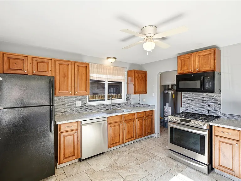 3651 Forest St — Photo 15