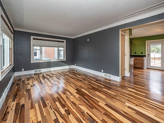 3rd image of 1535 Winton Ave
