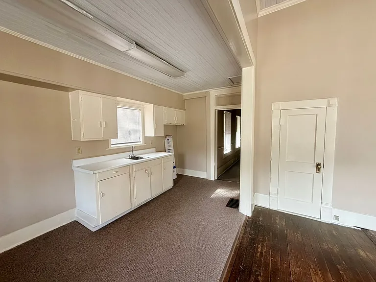 227 S Zetterower Ave — Photo 5