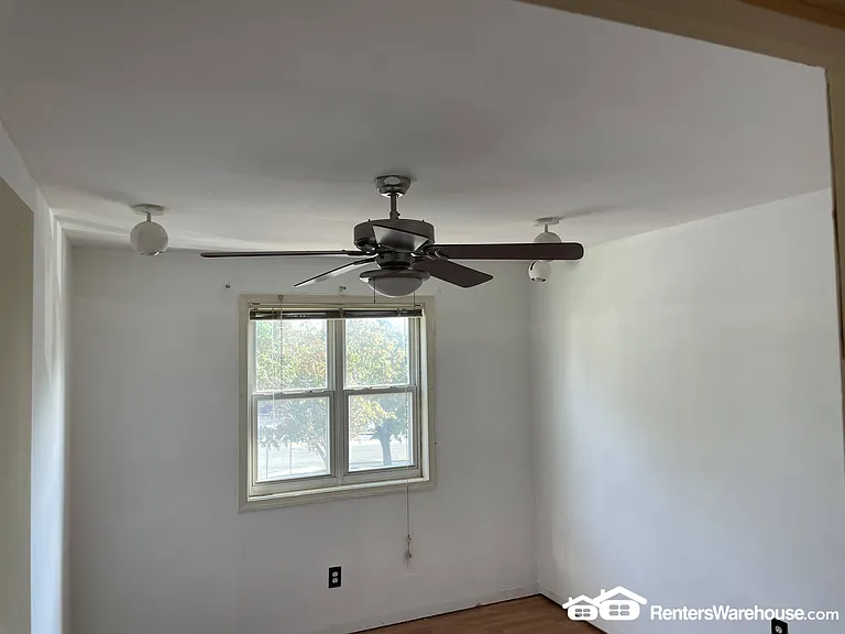 9923 Valley Park Dr — Photo 11