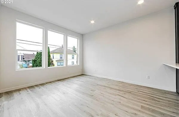3923 SE 54th Ave #101 — Photo 16