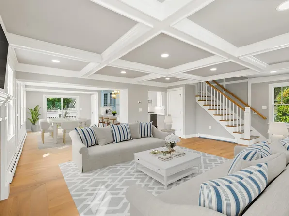 10 Vesper Avenue, Falmouth, MA 02540