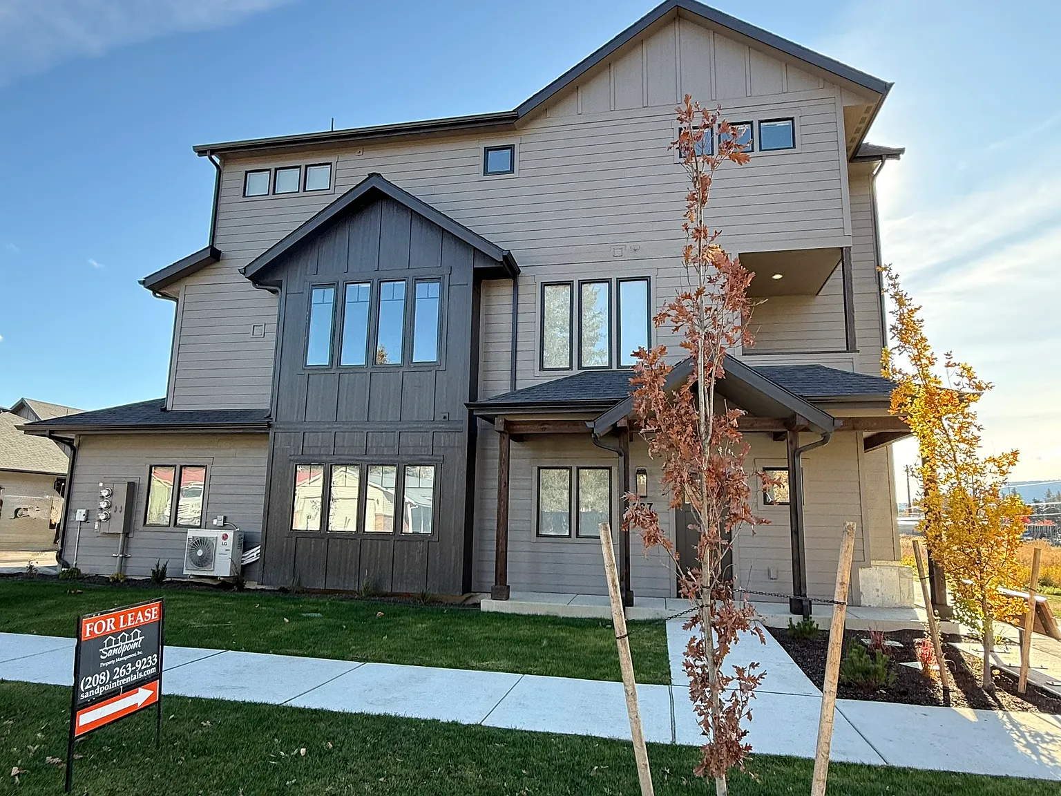 2 bed, 2.5 bath, 1350 sqft, $1,995 — Photo 4