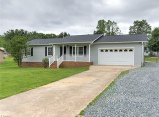 29 Kirk St, Thomasville, NC 27360