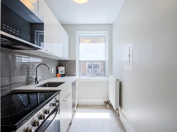 Raglan Gardens, 17 Raglan Ave, Toronto, ON M6C 2K7