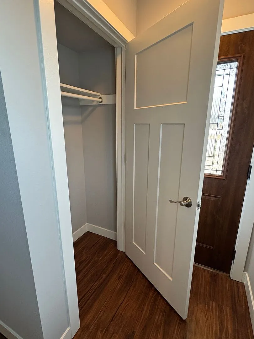 2301 Lincoln Avenue — Photo 4