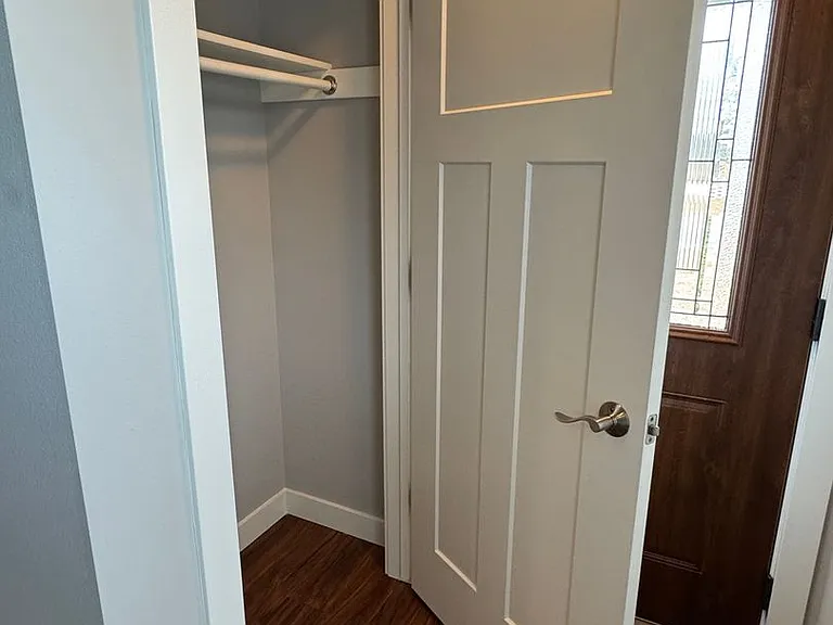 2301 Lincoln Ave — Photo 4