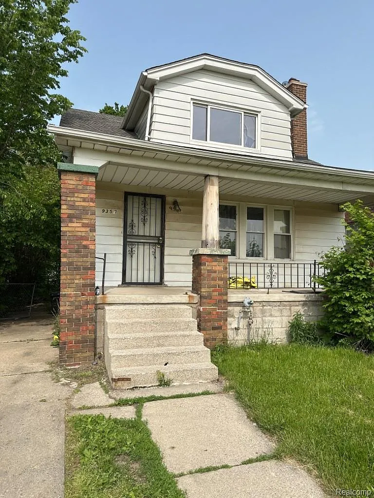 9357 Birwood St photo 1