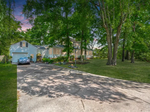 100 Shaftesbury Ln, Summerville, SC 29485