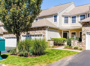 30 Pebble Beach Dr, Livingston, NJ 07039