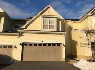 3 Cobblestone Ln, Middletown, NY 10940