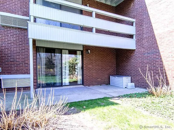 84 Wilton Crest #84, Wilton, CT 06897