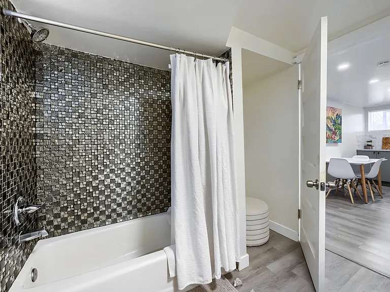3305 N Clay St — Photo 14