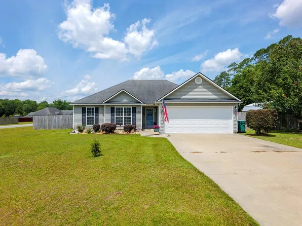 31 Palmetto Pines Cir, Ray City, GA 31645