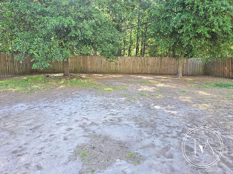139 Wax Myrtle Ct — Photo 25