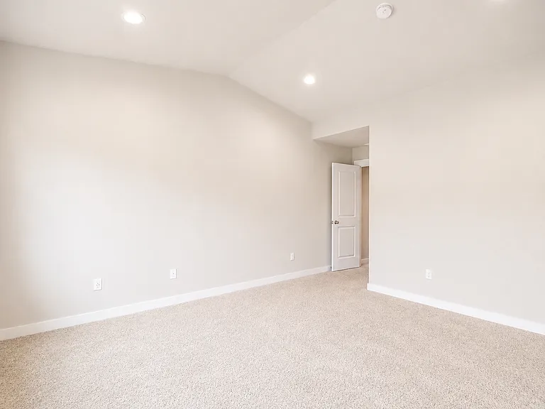 18426 NE 46th Pl — Photo 25