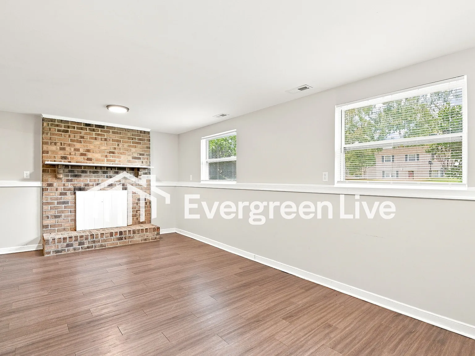 3 bed, 2.5 bath, 1568 sqft, $2,095 — Photo 2