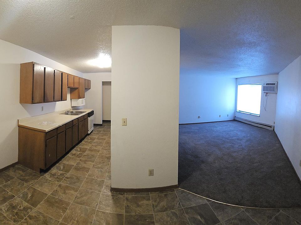 1st image of 800 11th St S #106