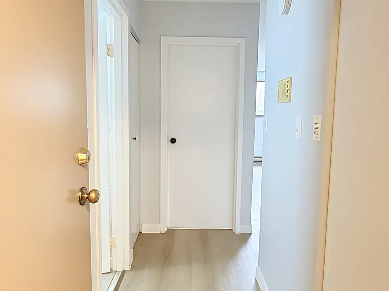 360 Tecumseh Rd W #205 — Photo 1