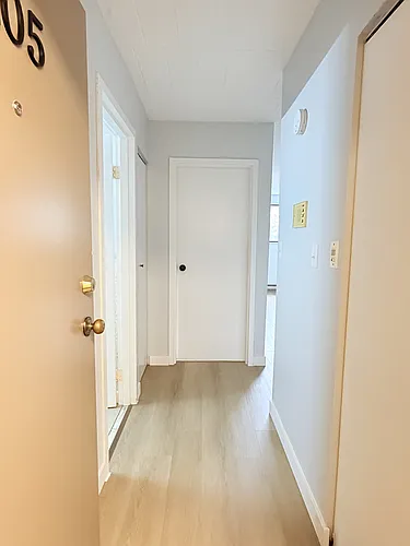 360 Tecumseh Rd W Photo 1