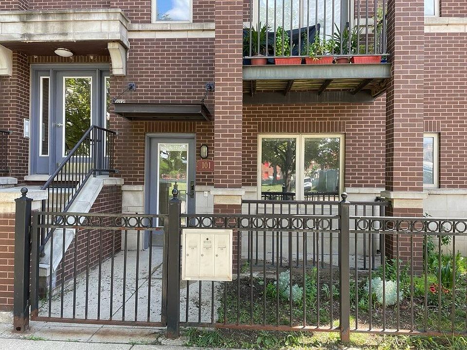Patio open to garden. Entrance door with digital lock (never forget keys or get locked out again!)