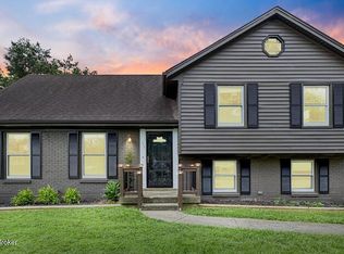 7714 Cedar Hollow Dr, Louisville, KY 40291