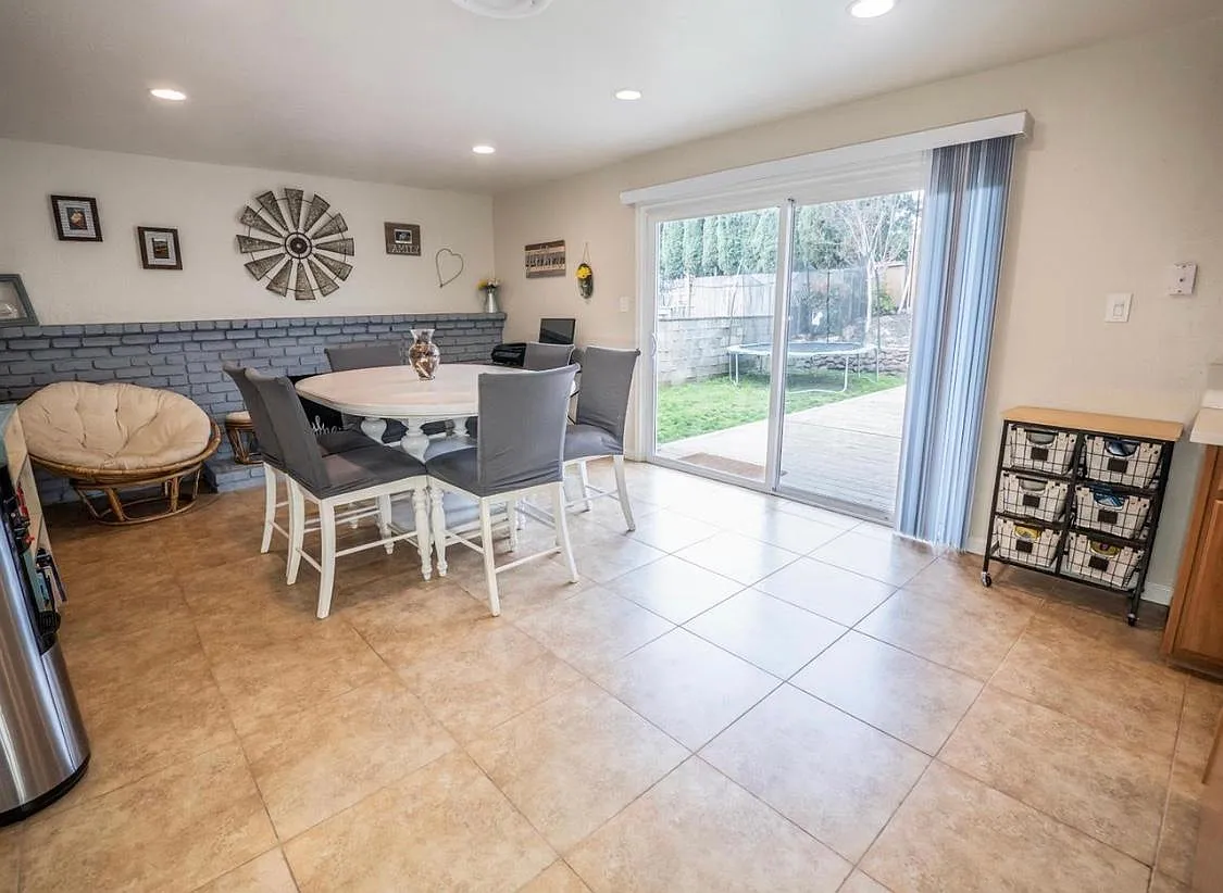 4 bed, 1564 sqft, $2,650 — Photo 4