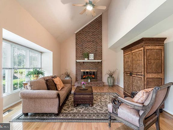4th image of 43207 Rockfield Ct