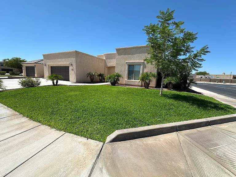 5688 E 39th Pl — Photo 3