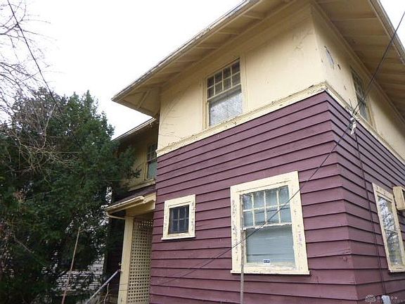 4th image of 840 N Broadway St