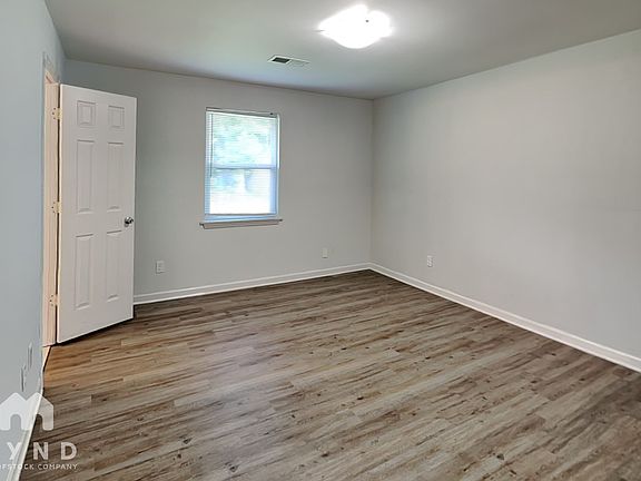 5th image of 2 Silverwood Dr