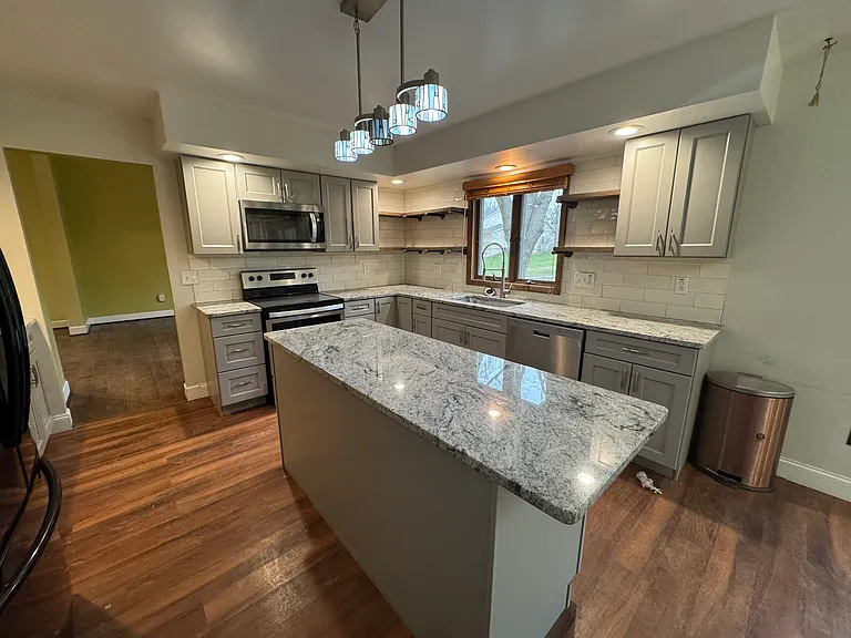 51 Stonington Dr — Photo 6