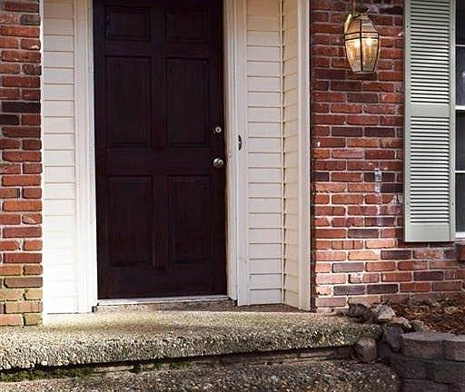 3rd image of 1003 Beacon Hill Ct