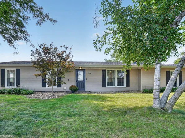 206 Hillcrest Rd, Waterloo, IA 50701