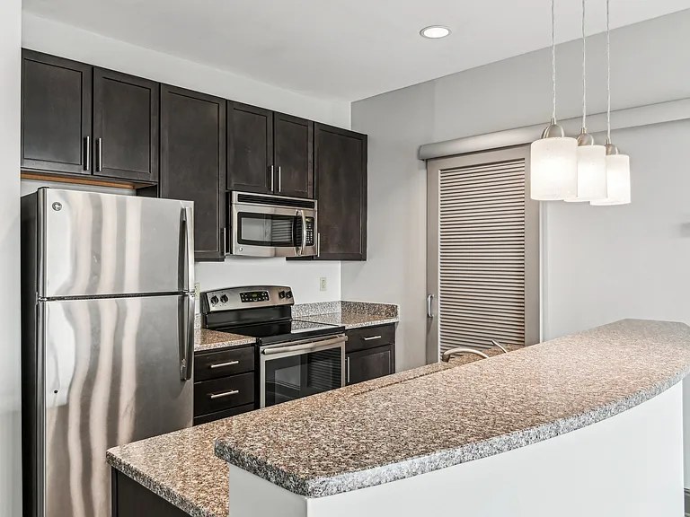Rivers Edge Apartments — Photo 9