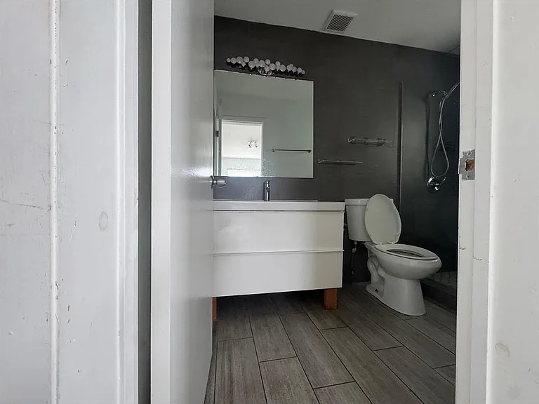 7910 Abbott Ave #6 — Photo 9