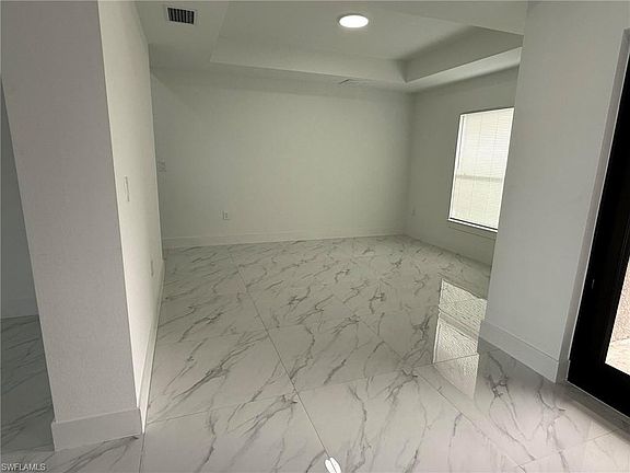 5th image of 910 Acacia AVE