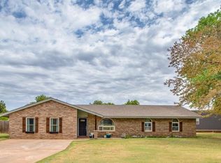 1403 Ridge Pl, Lahoma, OK 73754