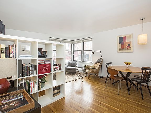 2nd image of 165 Christopher St APT 6Q