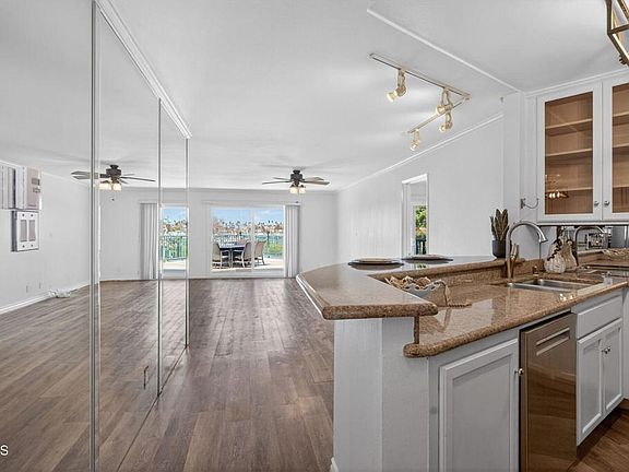 3rd image of 3101 Peninsula Rd APT 121