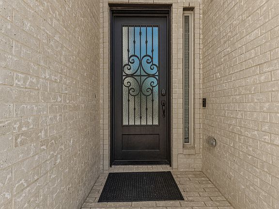 5th image of 2711 La Jolla Blvd