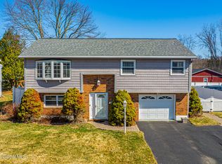 10 Georgia Ct, Rensselaer, NY 12144