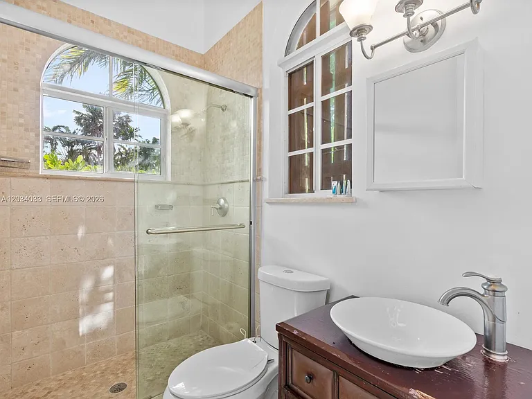 1223 Jackson St — Photo 29