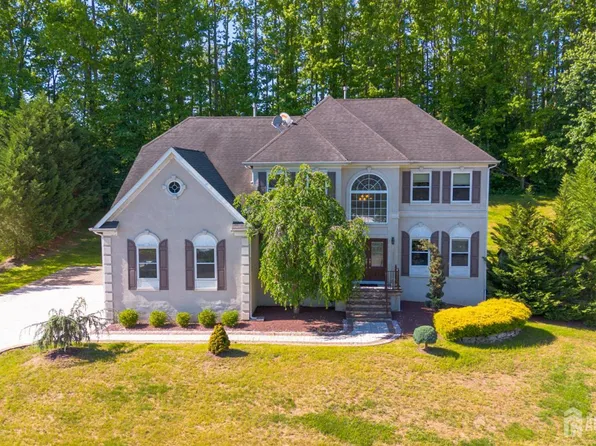 20 Forest Ln, Monroe Township, NJ 08831