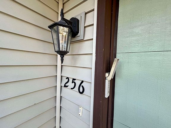 3rd image of 256 Ba Wood Ln