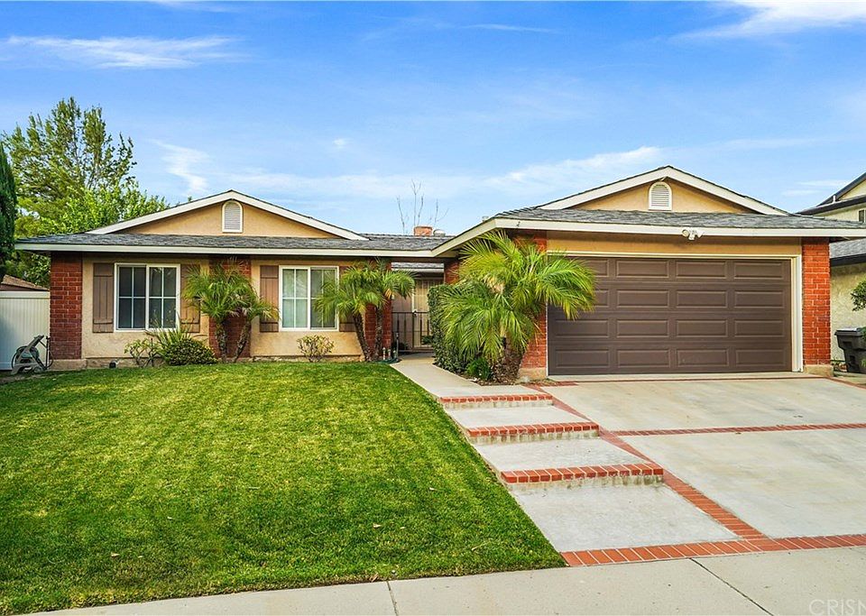 1st image of 20009 Lakemore Dr
