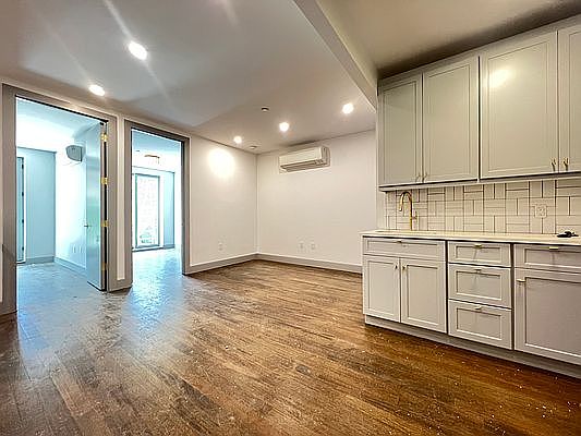 3rd image of 387 Suydam St #1