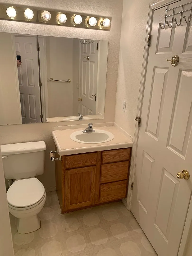 Townhome living, close to freeway, and downtown — Photo 3