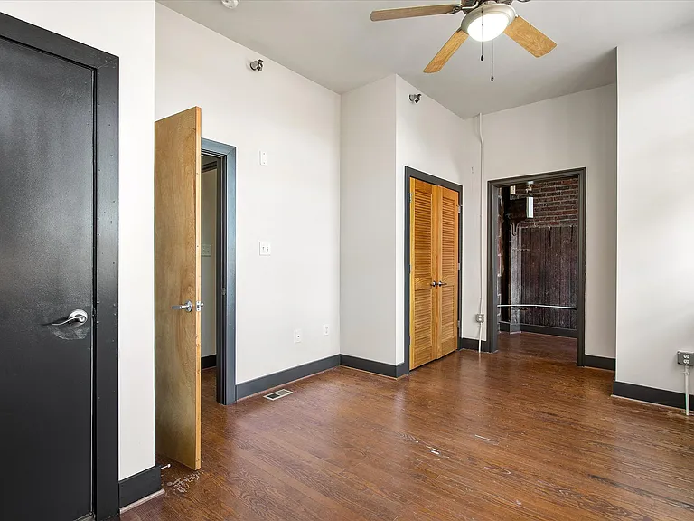 306 E Grace St #204 — Photo 24
