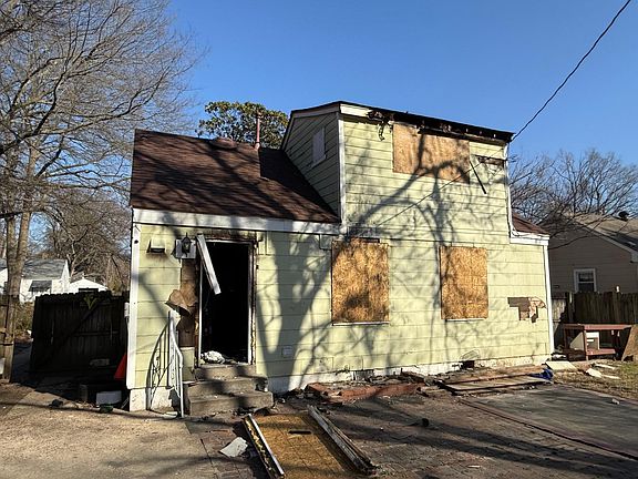2nd image of 961 Wrenwood St